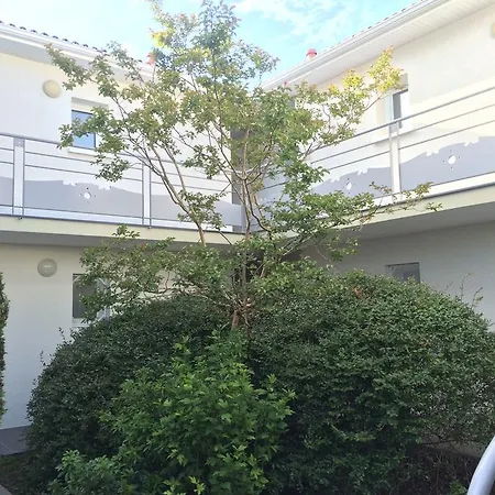 Cap Meyran Apartament *